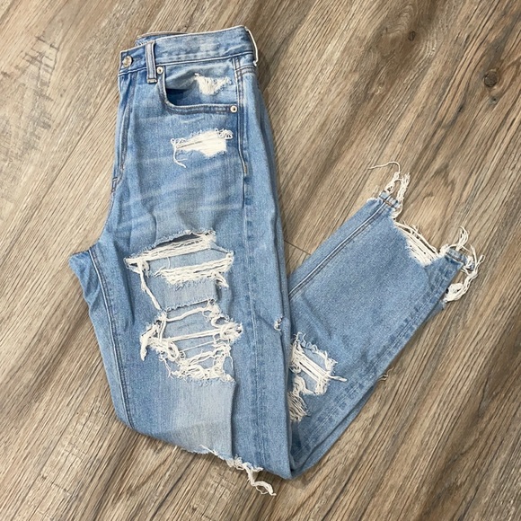 AE Mom Jean
